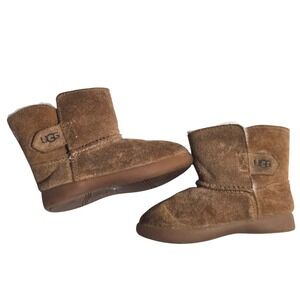UGG Kids‎ Classic Short Tan Brown Suede Sheepskin Boots - Size 7 Toddler
